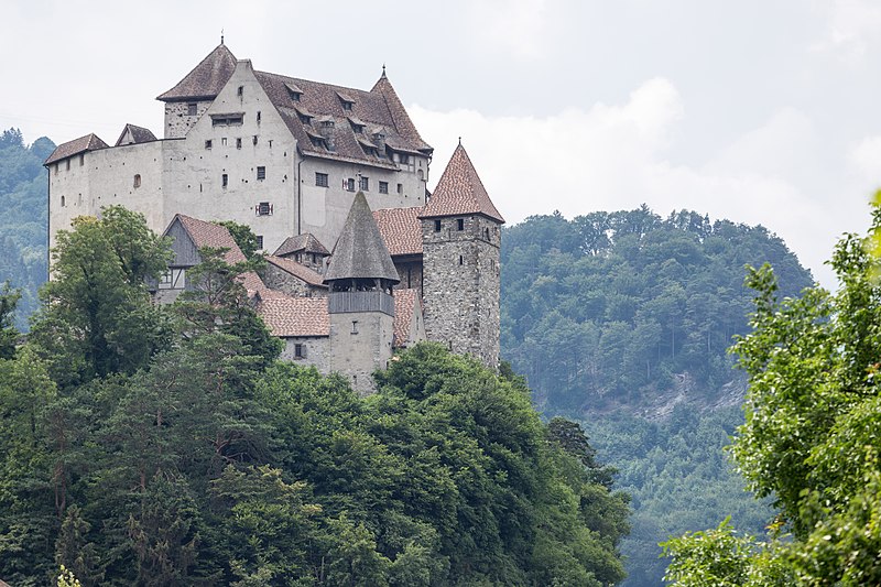 File:Burg Gutenberg in Balzers, Liechtenstein. Ansicht von Nordost.jpg