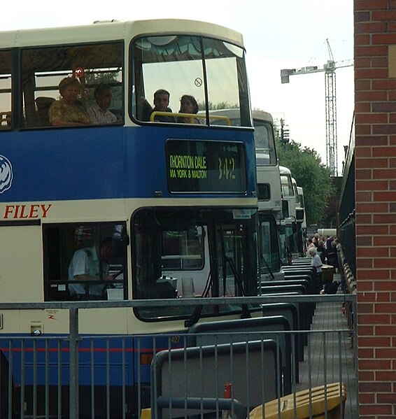 File:Buses at Leeds bus station, August 2003.jpg