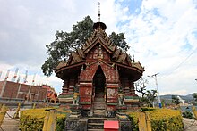 Busu02 Jingzhen Temple Menghai.jpg