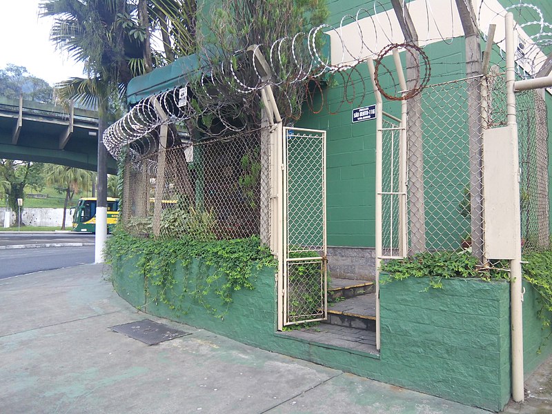 File:Café Floresta (secret place where you can buy good coffee in Santos) (35849580234).jpg