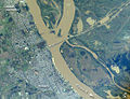Vue satellite du Paraná au niveau de Rosario avec le pont Rosario-Victoria.