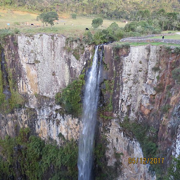 File:Cascata do Avencal- Urubici- SC 02.jpg