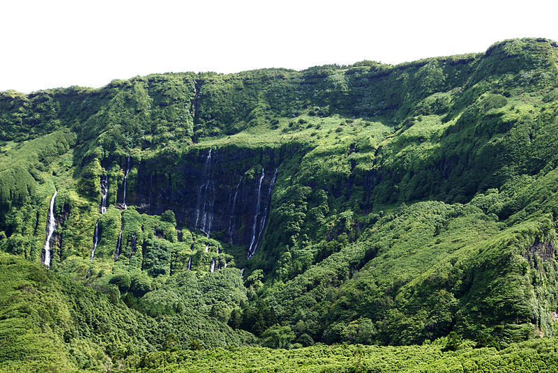 Ficheiro:Cascatas da Fajã Grande, 1 ilha das Flores, Açores, Arquivo de Villa Maria, ilha Terceira, Açores.JPG