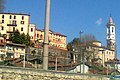 Castillo en el lado sur, con la Iglesia de S. Martino