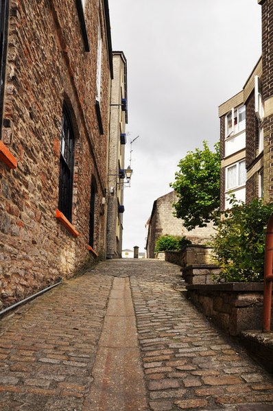 File:Castle Street - Plymouth Barbican - geograph.org.uk - 1397311.jpg