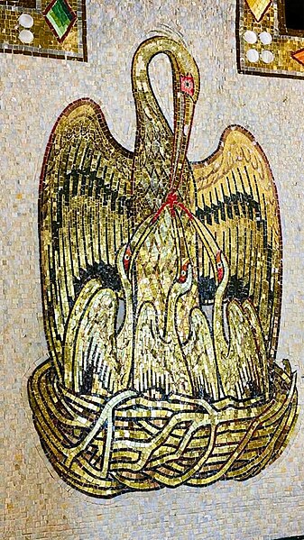 File:Catedrala Mântuirii Neamului - Pelicanul de pe spatele Crucifixului.jpg