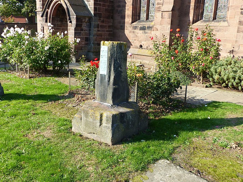 File:Churchyard cross at St Helen's Church, Tarporley.jpg