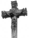 Kríž s korpusom na podstavci
