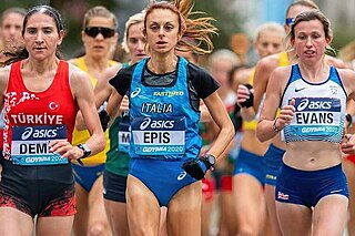 <span class="mw-page-title-main">Clara Evans</span> British long-distance runner