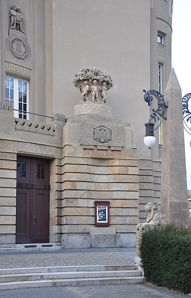 File:Cottbus Theater außen 29.jpg