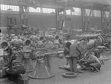 Work on naval gun mountings Coventry Ordnance Works gun mountings WWI IWM Q 30133.jpg