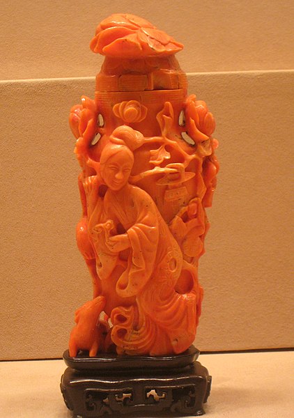 File:Covered Vase Decorated with Female Figure Holding Lingzhi Fungus and Peony Branch, Accompanied by a Boy, a Crane, and a Deer, China, Qing dynasty, 18th century, coral - Worcester Art Museum - IMG 7546.JPG