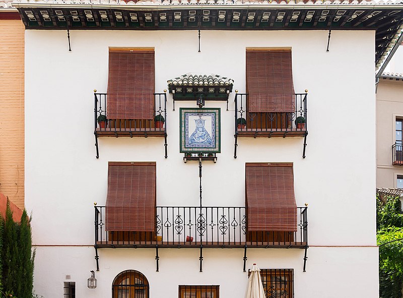 File:Detail facade house with Virgen de las Angustias Granada Spain.jpg