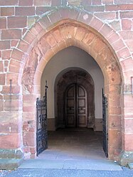 Porche et portail romans