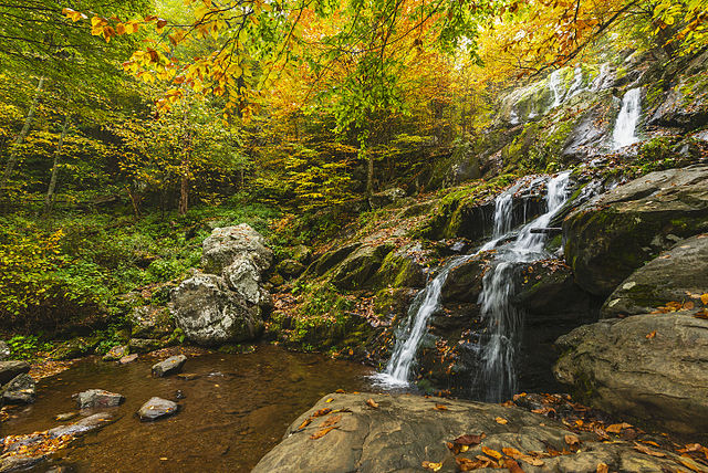 File:Early_Fall_at_Dark_Hollow_Falls_(22028259442).jpg