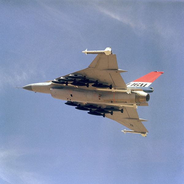 File:F-16XL loaded with 500lb bombs.jpg