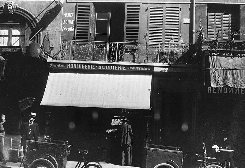 File:Façade sur rue, détail, 91 rue du Faubourg-Saint-Antoine, 11ème arrondissement, Paris. 19 septembre 1920. PH29901.jpg