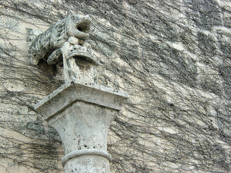 File:Facade of the Museo de Las Casas Reales - Santo Domingo - Dominican Republic 02.jpg