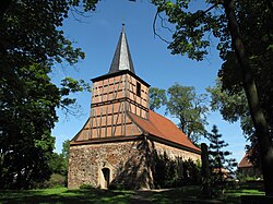 Изброена църква Fieldstone в Мерц