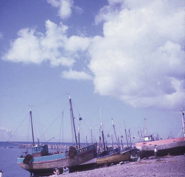 File:Fishing boats at Hastings, 1967 - geograph.org.uk - 1319217.jpg