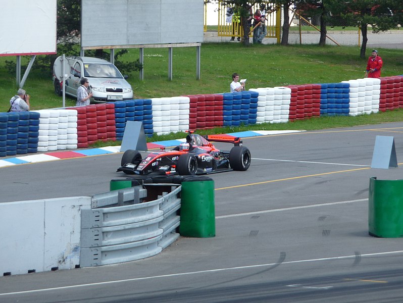 File:Formula Renault 3.5 Series, 2010 Brno WSR (50).jpg