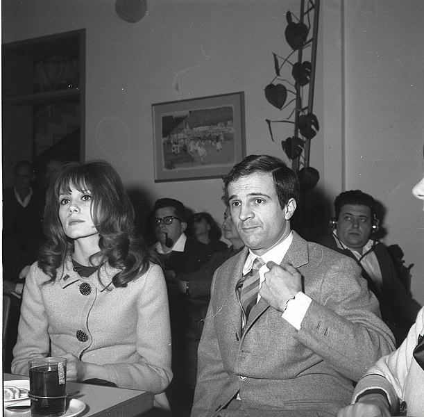 File:Françoise Dorléac and François Truffaut visit to Israel (997009326934605171).jpg