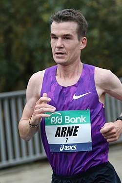 Arne Gabius Frankfurtin maratonilla vuonna 2015.