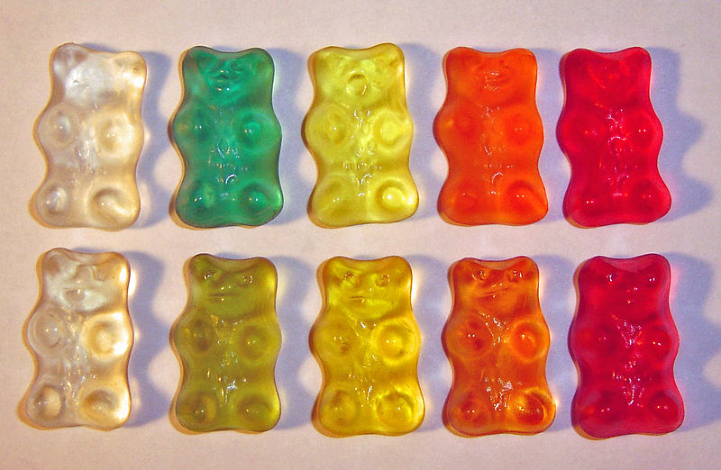 Fichier:French and German Gummy bears.JPG