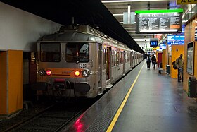 Un convoglio Z 5300 della serie di due treni danneggiati, sul luogo della tragedia.