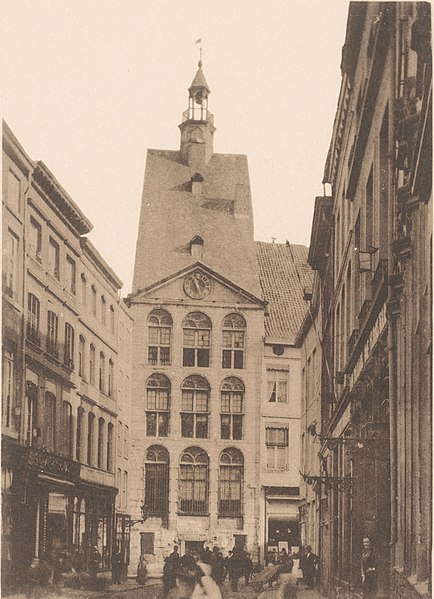 File:Gezicht op het oud-stadhuis te Maastricht Het oud-stadhuis (titel op object), RP-F-00-5108 (cropped).jpg