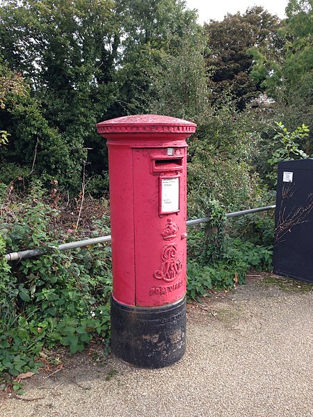 File:Heath Street post box.jpg