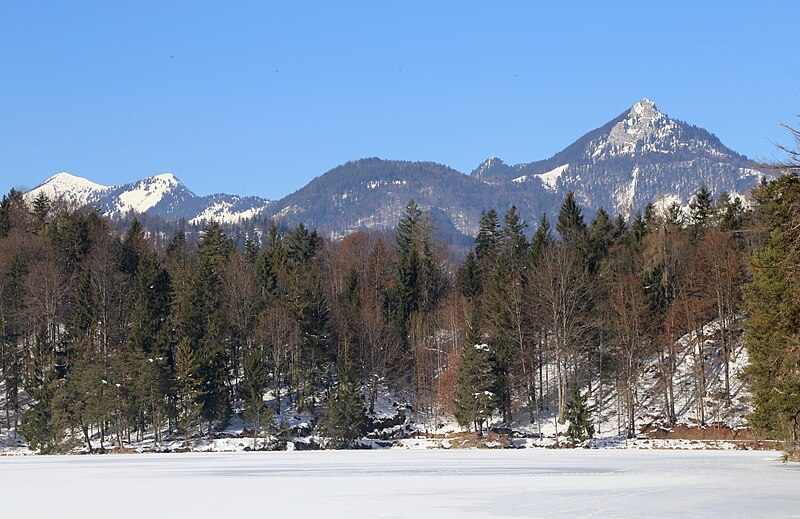 File:Hechtsee Winter Grosser Traithen Bruennstein-1.jpg