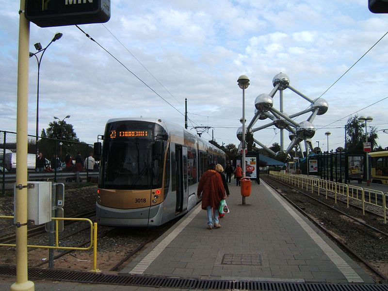 File:Heizel tramstation II.jpg