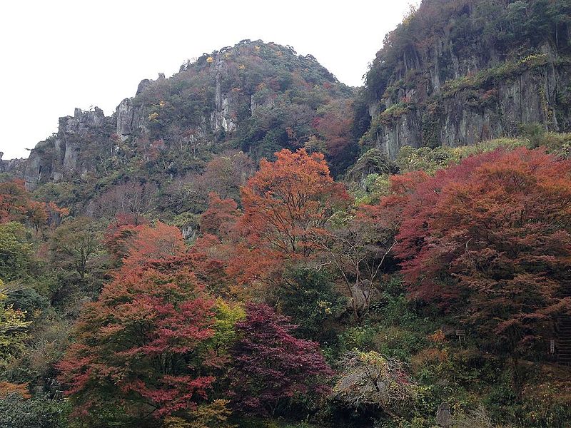 File:Hitome-Hakkei in Shin-Yabakei Valley from observation deck 20141117-5.JPG