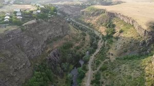 Datei:Hrazdan-Schlucht von Argel Village.webm