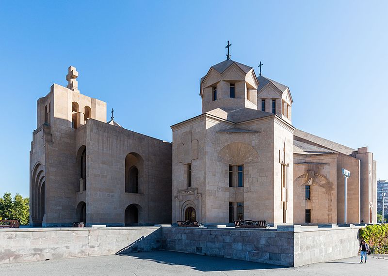 File:Iglesia de San Grigor Lusavorich, Ereván, Armenia, 2016-10-03, DD 01.jpg