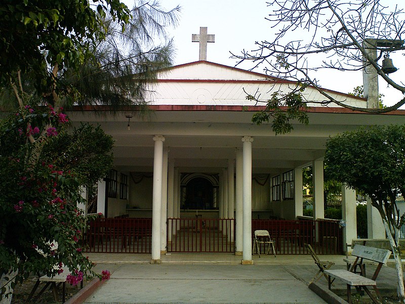 File:Iglesia del Cementerio. - panoramio.jpg