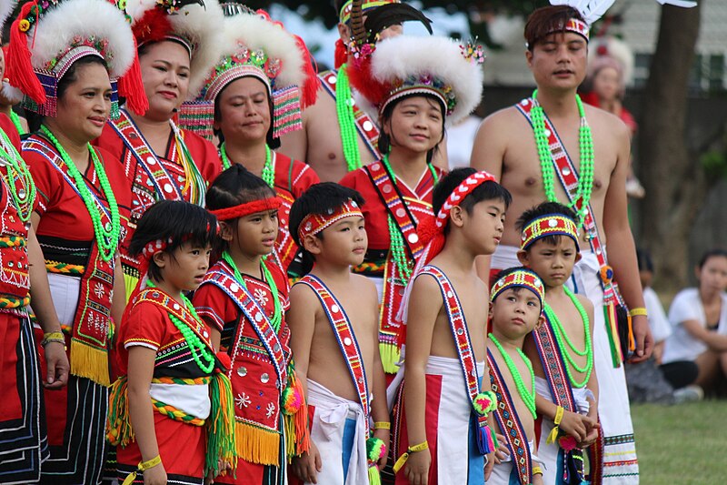 File:Indigenous group dancers at Amis Music Festival 2016 IMF0936.jpg
