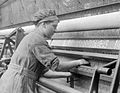 Výroba krajky na bobinetu (Anglie 1918)