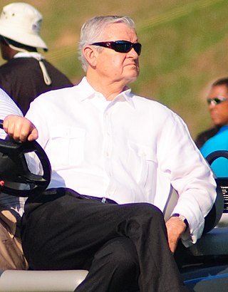 <span class="mw-page-title-main">Jerry Richardson</span> American football player and executive (1936–2023)