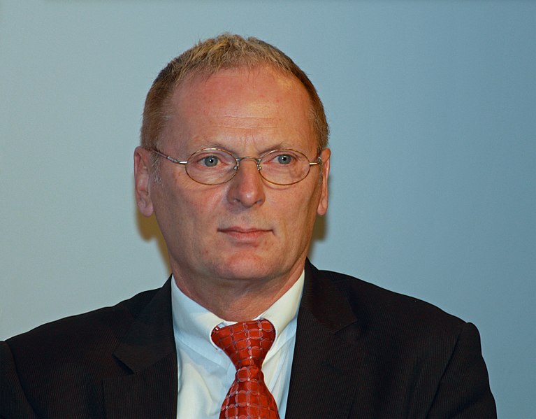 File:Jochen Homann Jan2013.jpg