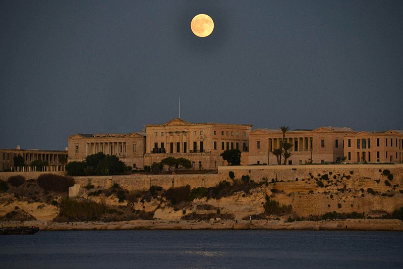 File:Kalkara Villa Bighi.jpg