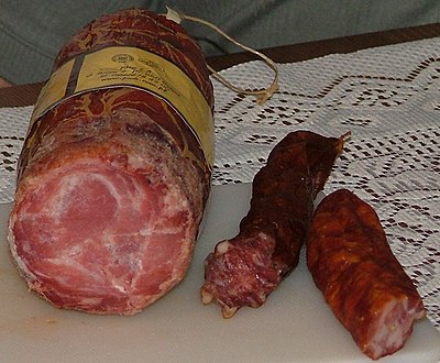 Skilandis and dešros (sausages)