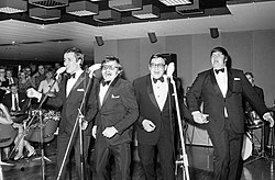 M/S Finnhansan lavalla vuonna 1970: Georg Dolivo, Ismo Sajakorpi, Ilkka Hemming ja Matti ”Fredi” Siitonen.