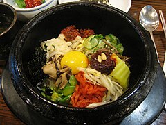 https://upload.wikimedia.org/wikipedia/commons/thumb/6/63/Korean_cuisine-Bibimbap-08.jpg/240px-Korean_cuisine-Bibimbap-08.jpg