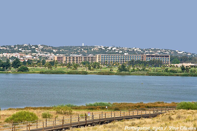 File:Lagoa de Salgados - Portugal (5237095239).jpg