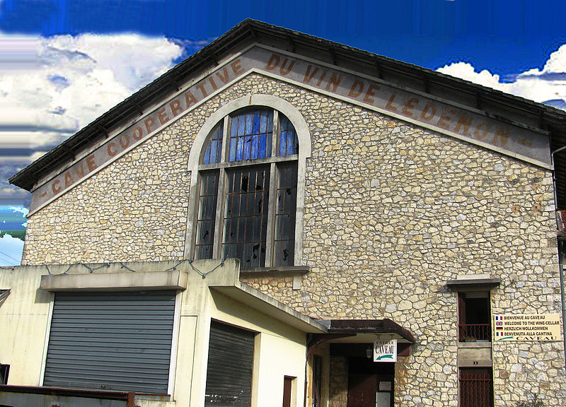 File:Ledenon Cave coppérative vinicole productrice de l'IGP coteaux-du-pont-du-gard.JPG