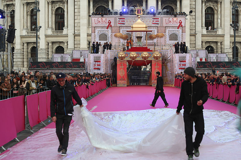 File:Life Ball 2013 - magenta carpet 001.jpg