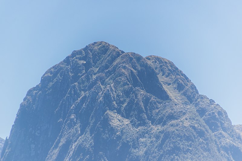 File:Lion Peak in Fiordland National Park 01.jpg