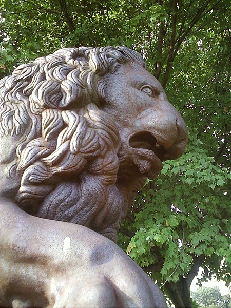 File:Lion in Fairmount Park.jpg